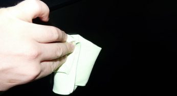 Как правильно чистить экран телевизора