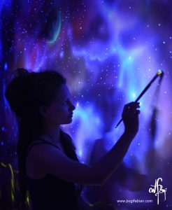 glowing-murals-by-bogi-fabian3__880
