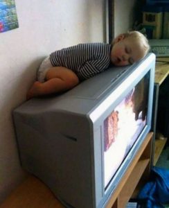 funny-kids-sleeping-anywhere-99-57a9e31a79f3a__605