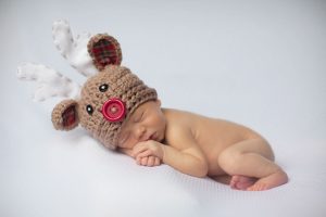 newborn-babies-christmas-photoshoot-knit-crochet-outfits-26-584e9903ab226__880