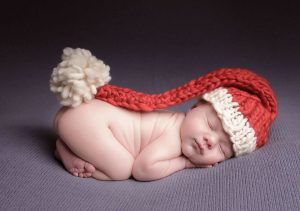 newborn-babies-christmas-photoshoot-knit-crochet-outfits-41-584eb57454143__880