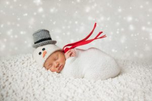 newborn-babies-christmas-photoshoot-knit-crochet-outfits-5-584ac7a386000__880