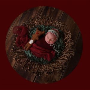 newborn-babies-christmas-photoshoot-knit-crochet-outfits-6-584ac7a5b38a2__880