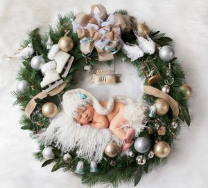 newborn-babies-christmas-photoshoot-knit-crochet-outfits-8-584ac7abc56f3__880