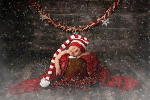 newborn-babies-christmas-photoshoot-knit-crochet-outfits-87-584fa1e8d4b4d__880