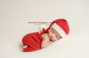 newborn-babies-christmas-photoshoot-knit-crochet-outfits-94-584fc3d3f19e5__880