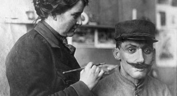 Этот «Пластический хирург» В 1917 году помог солдатам Первой мировой войны создать маски для лица